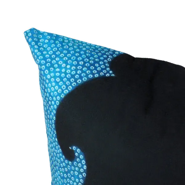 Cushion model: FEMININE-ART-G-03