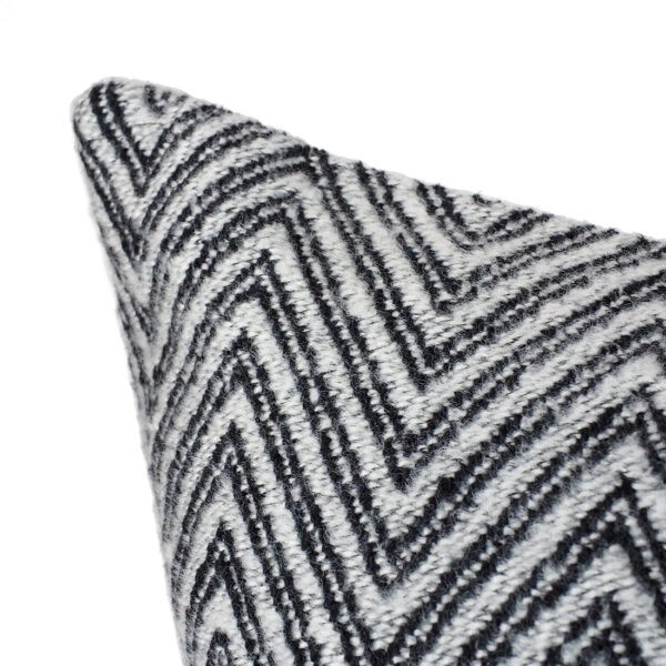 Cushion model: Peakwool-03