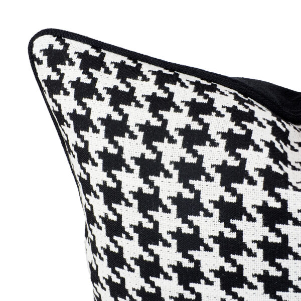 Cushion model: Houndstooth-B-03
