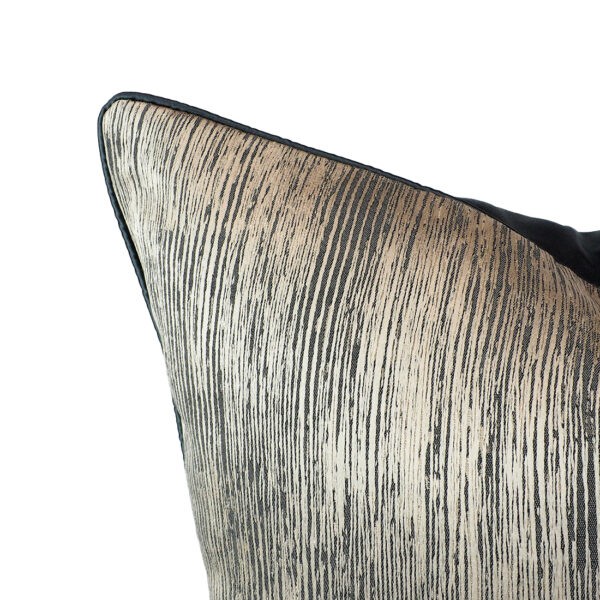 Cushion model: STRATA-Brass-03