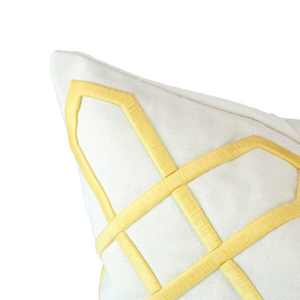 หมอนอิง รุ่น SYMMETRY-Yellow-03
