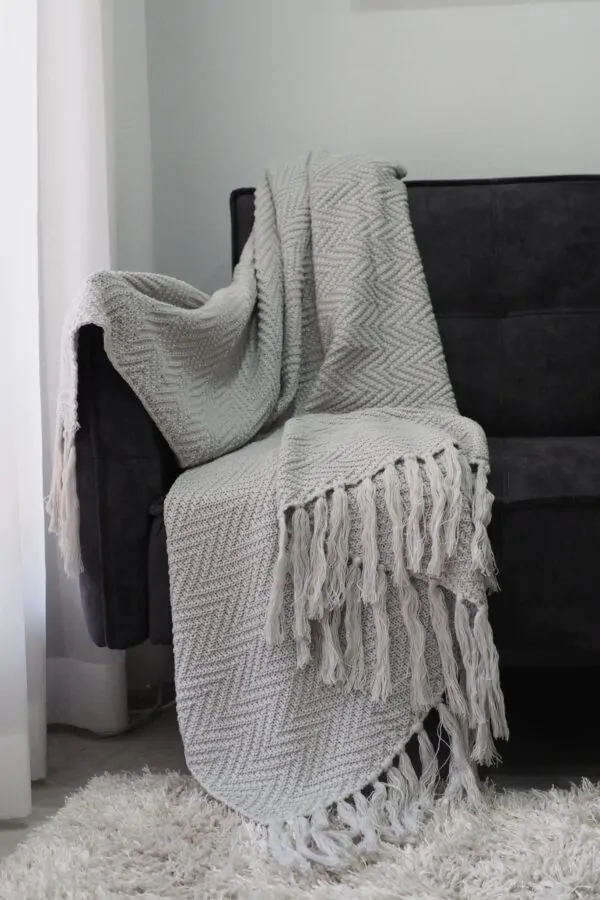 Throws Blanket - Zigzag Light Grey